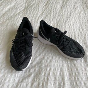 Nike Zoom Winflo Running Sneakers - Almost New - Women's US Size 8